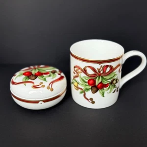 Set tazza e bomboniera Tiffany & Co. Tiffany Holiday porcellana quasi come nuova - Foto 1 di 8