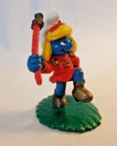 Vintage, Peyo, 1996 Majorette Smurfette McDonalds Figure. - Picture 1 of 7