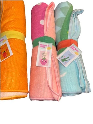 Tres toallas de playa 27” x 55” de diseño de langosta, caimán y fresa objetivo Foto 1 de 4