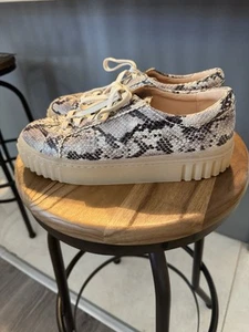 ENTRENADOR CLARKS MAYHILL WALK ESTAMPADO SERPIENTE CUERO CON CORDONES...TALLA 5.5 - Imagen 1 de 7