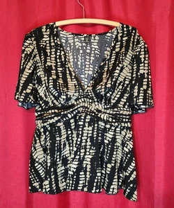 Shein Curve Damen Bluse V-Ausschnitt Kurzarm Flatter schwarz braun Gr. 1XL - Bild 1 von 14