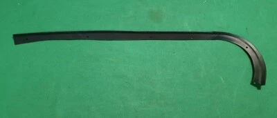 For Jaguar Mk2 S-type Daimler Sovereign Left Hand A Post Seal Retainer BD10665 - image 1 of 3