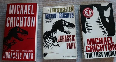 Jurassic Park 2 different printings & The Lost World paperbacks Michael Crichton - Image 1 of 4
