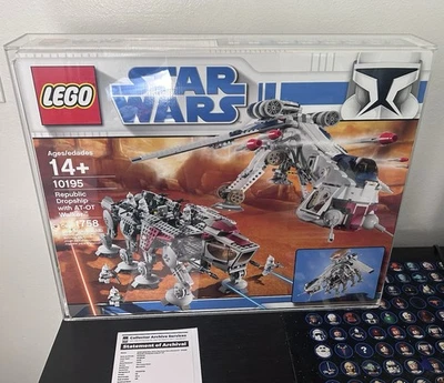 LEGO Star Wars: Republic Dropship con AT-OT Walker (10195) CAS CALIFICADO 80+ Foto 1 de 4