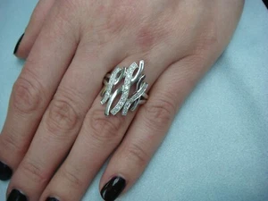 14 KT GOLD WAVE RING WITH NATURAL DIAMONDS 5.0GRAMS SIZE 7 - Picture 1 of 10