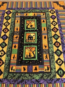 Handmade Halloween Trick Or Treat Finished Quilt Lap Throw Display 51" x 59” - Picture 1 of 9