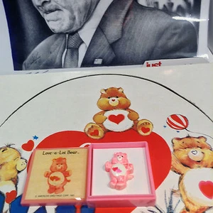 CARE BEARS "LOVE A LOT" VINTAGE PIN AMERICAN GREETINGS CORP 1985
