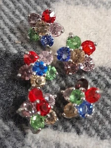 Completely Adorable Small Flower Rhinestone Mixed Buttons 12mm 5pcs - Picture 1 of 7