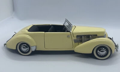 FRANKLIN MINT 1937 CORD 812 PHAETON COUP 1:24 SCALE DIE CAST #3 - Image 1 of 4