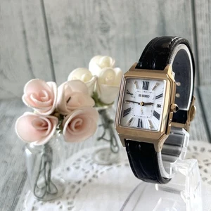 Seiko Lukia 1B32-0AM0 Solar Radio Controlled Women Watch Square Gold - Picture 1 of 4