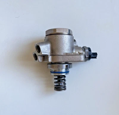 Oem HFS034-105C /HFS034105C/ Lamborghini Audi R8 High Pressure Fuel Pump - Image 1 of 4