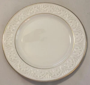 Piatto da dessert pane Lenox Matelasse Fleur de Lis avorio con bordo oro USA 6-1/4" - Foto 1 di 4