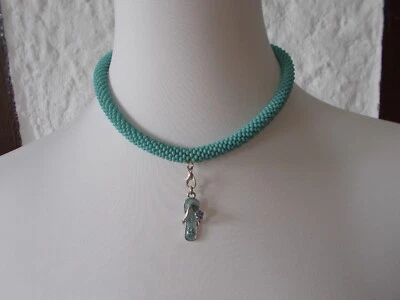 Perlen Halskette Gehäkelte türkis mit Anhänger - Bild 1 von 3