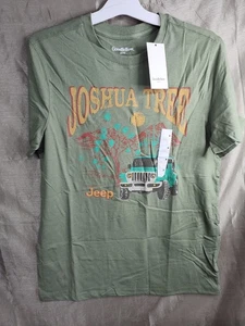 Joshua Tree National Park Jeep Herren Gr. M Grafik T-Shirt Grün Neu mit Etikett Goodfellow - Bild 1 von 2