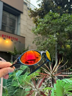 Óculos de sol Oakley X Brain Dead Eye Jacket™ azul cobalto com lentes vermelhas Prizm - Imagem 1 de 4