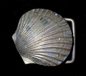VINTAGE 1970'S 3D SOLID BRASS CLAM SHELL BELT BUCKLE - Picture 1 of 2