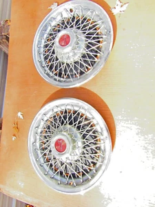 Wire spoke hub caps with Pontiac emblem, 14" wheel, 2 pieces - Picture 1 of 5