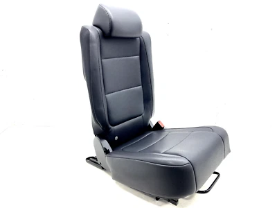 2009-2014 VOLKSWAGEN TIGUAN REAR SECOND ROW PASSENGER RH SIDE BLACK LEATHER SEAT - Image 1 of 4