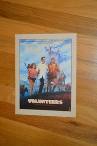 JOHN CANDY ~ Volunteers Autographed 1985 World Premier Movie Program with COAs - Picture 1 of 6