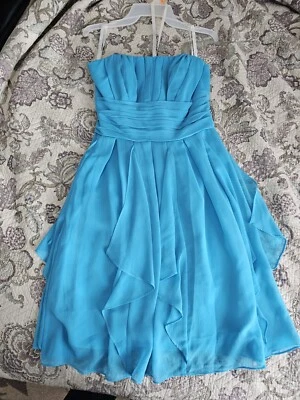 Vestido corto de dama de honor sin tirantes David's azul hielo para mujer talla 6 usado en excelente estado Foto 1 de 4