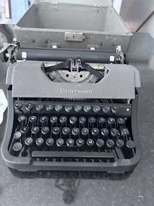 Vintage 1940s Underwood Leader Manual Typewriter w/ Case & Key – Works – L156993 - Picture 1 of 19