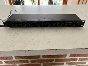 Alesis 3630 - Picture 1 of 9
