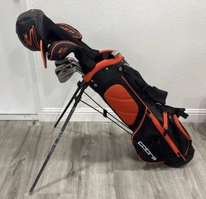 King Cobra Jr Golf Set 7 Pezzi con Sacca da Golf Driver Putter Ferri 5 Vie Supporto RH - Foto 1 di 23