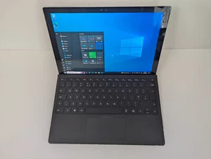 Microsoft Surface Pro 4 Intel Core i5-6300U 2.4GHz 8GB 256GB SSD Win 10 12.3" - Picture 1 of 5
