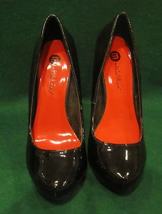 MICHAEL ANTONIO BLACK  HEELS  6-1/2   - Picture 1 of 3