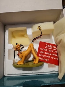 Figurina WDCC Disney "Pluto aiuta a decorare" in scatola con certificato di autenticità - Foto 1 di 3