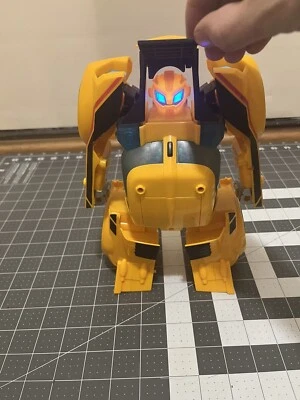 Playskool Heroes Transformers Rescue Bots Bumblebee Rescue Guard 10" de largo Foto 1 de 4