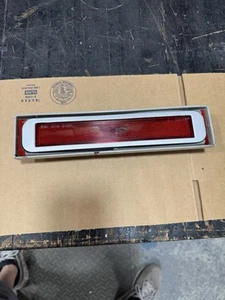 1984-1992 LINCOLN MARK VII Rear Side Marker Light Bezel Silver LH Driver - Picture 1 of 8