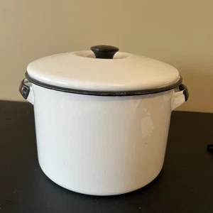 Vintage 1950/60's 6 qt enamelware handled stock pot white w/black trim - Picture 1 of 7