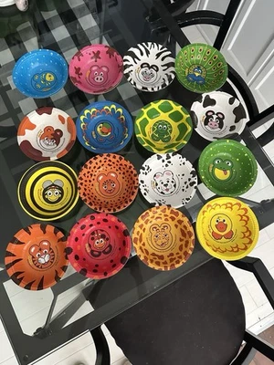 Zoo Pals Bowls Paper Assorted Animal Patterns Hefty  Zoo Animal Prints Opened 37 - Image 1 of 4