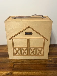 Rare Vintage 1995-96 Breyer Wooden Horse Barn / Stall and Tack Box Travel Handle - Bild 1 von 10
