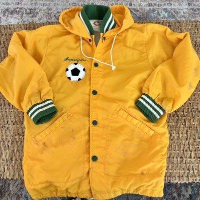 Chaqueta de calentamiento atlética de fútbol 1978 de colección para niños niñas Yokota AFB Japón letras Foto 1 de 4