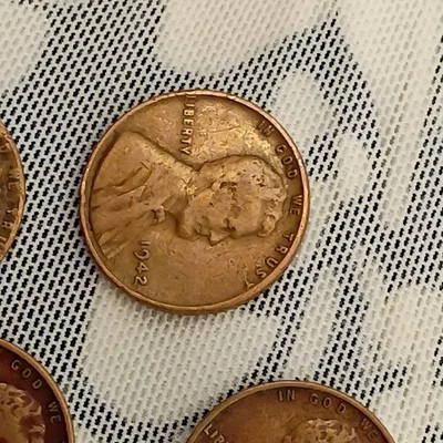 Lincoln Wheat Penny Coin 1942 (No Mint) 1938(S),1948(D),1958(D),1918,1939 - Image 1 of 4