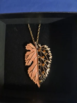 Schöne Kette Blatt Halskette Modeschmuck  in Geschenkbox  goldfarben - Bild 1 von 4