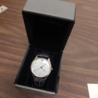 Reloj para hombre Emporio Armani AR1880 clásico esfera plateada fecha correa de cuero gris  Foto 1 de 4