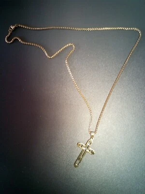 Collana con croce rosario in acciaio inox oro da uomo catenina lunga girocollo - Immagine 1 di 3