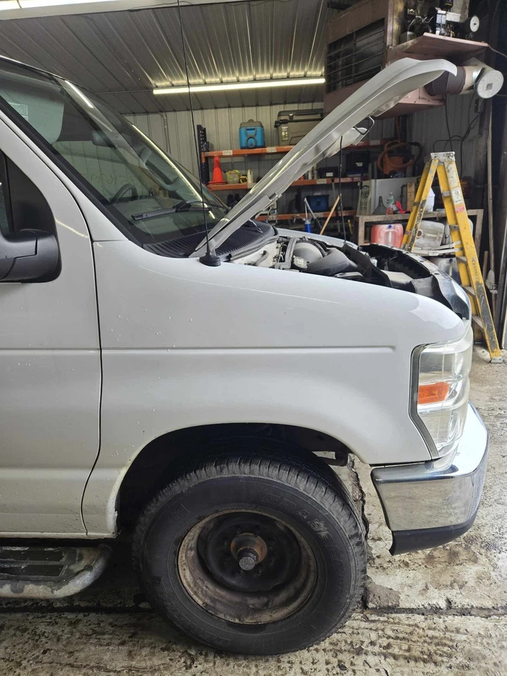 Fender FORD VAN E250 Right 08 09 10 11 12 13 14 - Image 1 of 1