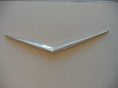 Cadillac CHEVY GM años 50 60 capó o maletero "V" emblema 20" pulido - genial Foto 1 de 4