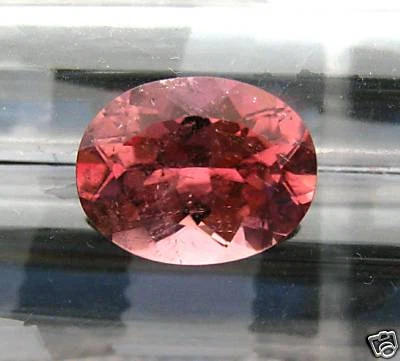 4,00 CTS. RODAMIENTO DE COBRE ROSA NATURAL TURMALINA OVALADO Foto 1 de 4