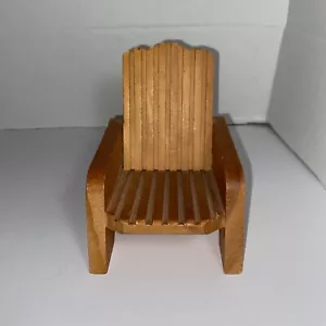 Silla de madera Adirondack para casa de muñecas KidKraft - Imagen 1 de 8