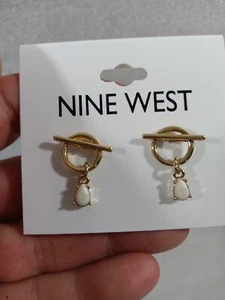 Nine West Ohrstecker guter Ton weißer Stein NEU  - Bild 1 von 2