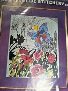 Butterfly Garden Crewel Printed Fabric Stitchery Kit New Vogart 1975 - Picture 1 of 5