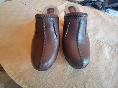 Clarks Women Sagamore Dell Brown Leather Mule Clogs Sz 8M - Image 1 of 4