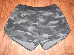Athleta Girl girls shorts size XXL 16 athletic MINT cond Run The World camo - Picture 1 of 5
