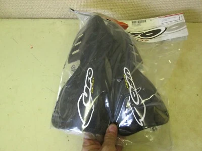 JUEGO PROTECTOR DE MANO DE REPUESTO UFO - NEGRO - KAWASAKI KX250F KXF250 2005-2020 Foto 1 de 4