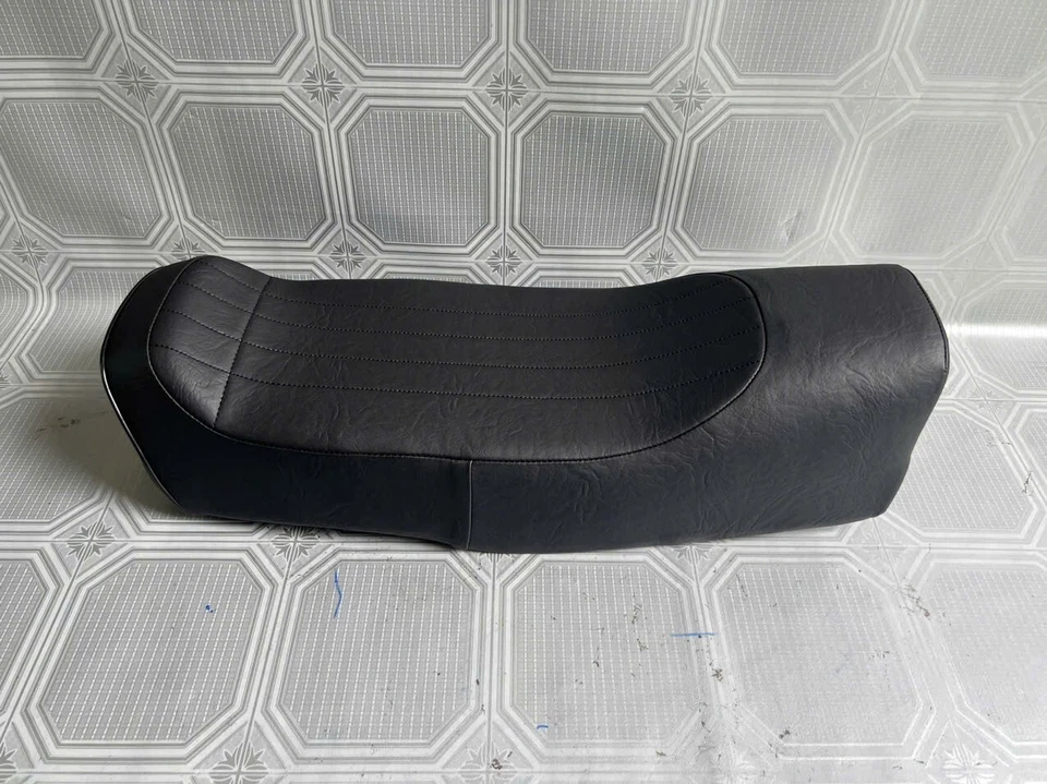 Honda CB77 1961-1966 Super Hawk asiento de motocicleta perfil bajo. Foto 1 de 4